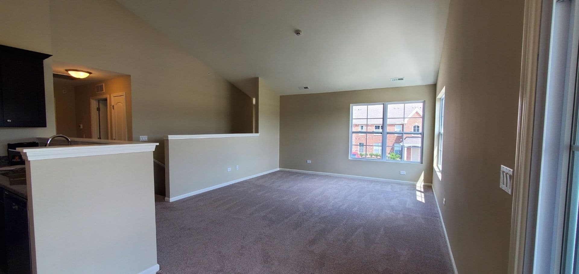 Shorewood Apartment: 467-497 Timber Pointe Dr