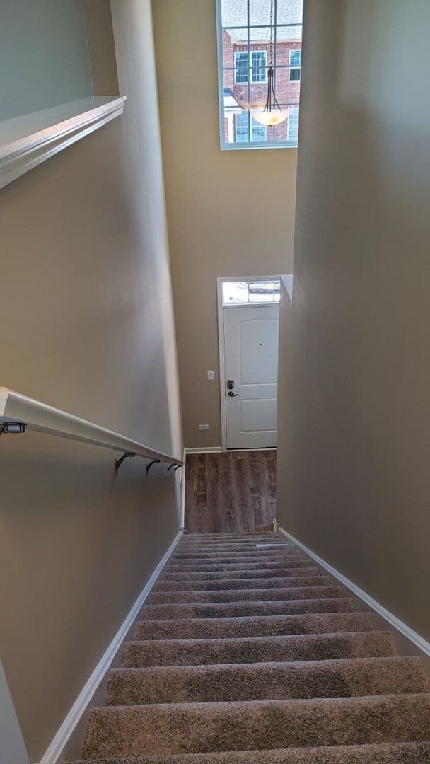 Joliet Apartment: 403-433 Timber Pointe Dr