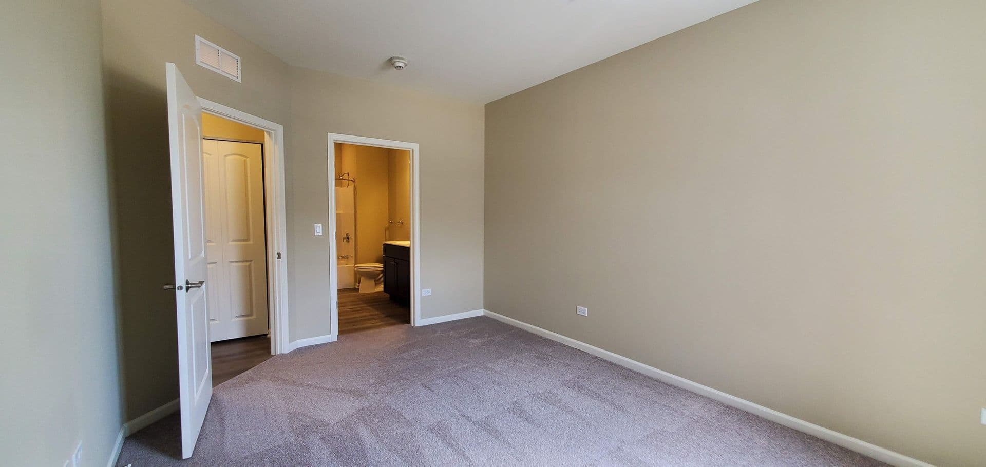 Joliet Apartment: 517 Timber Pointe Drive