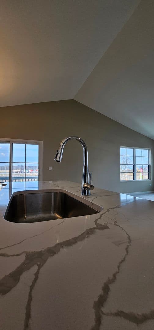 Joliet Condo: 200-230 Timber Ridge Court