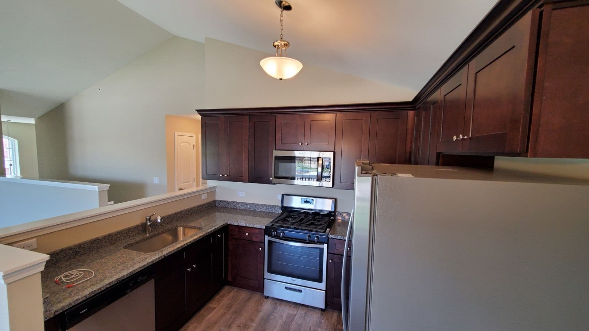 Shorewood Apartment: 467-497 Timber Pointe Dr