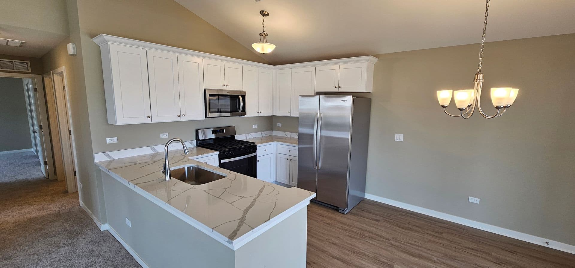 Joliet Apartment: 402-432 Timber Pointe Drive