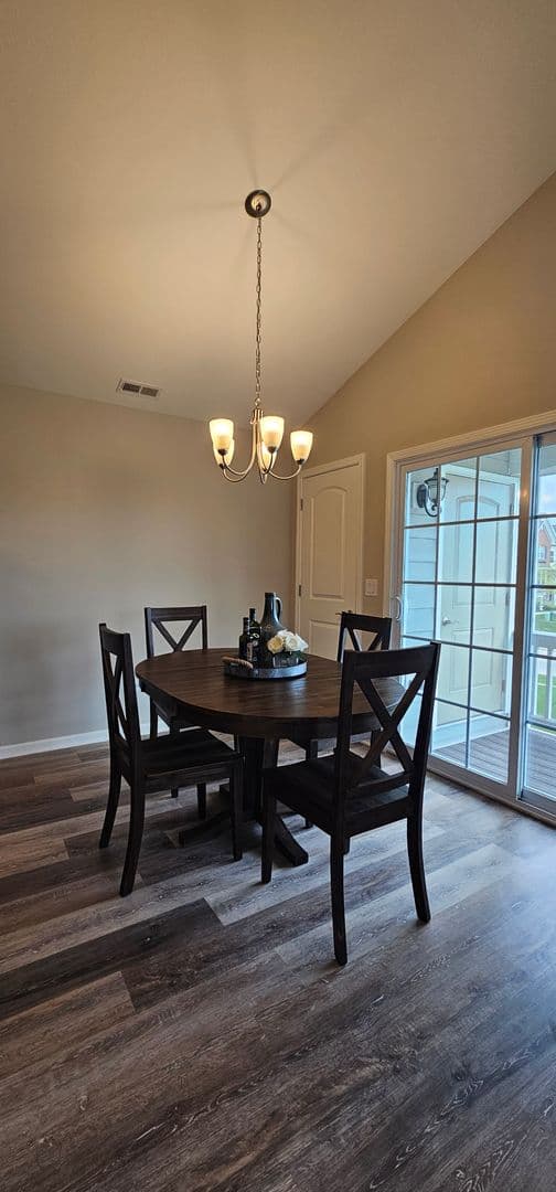Joliet Apartment: 4300-4330 Timber Ridge Ct