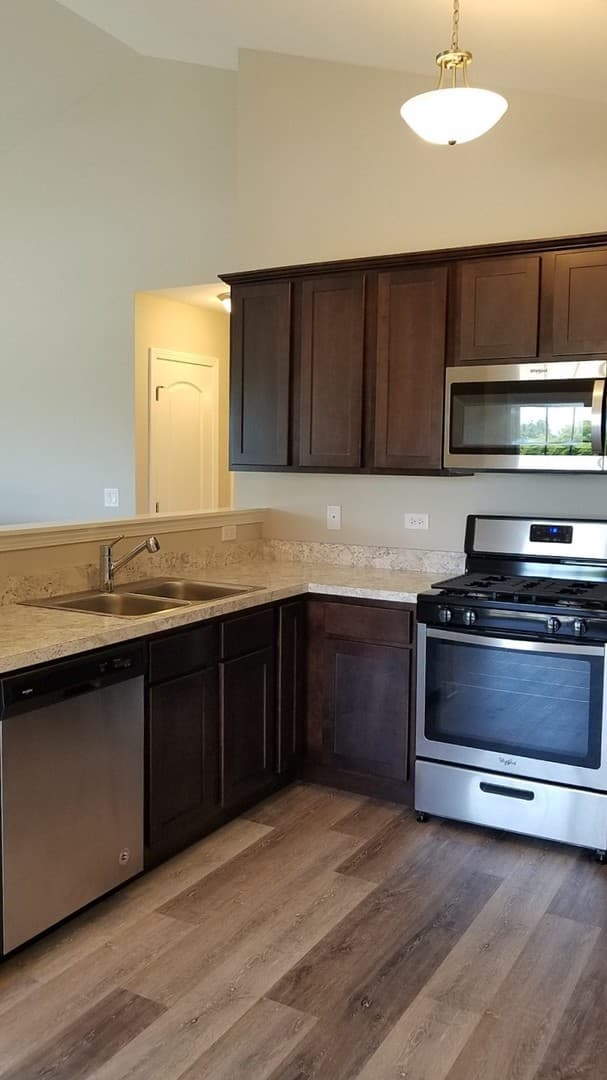 Joliet Apartment: 4334-4364 Timber Ridge Ct
