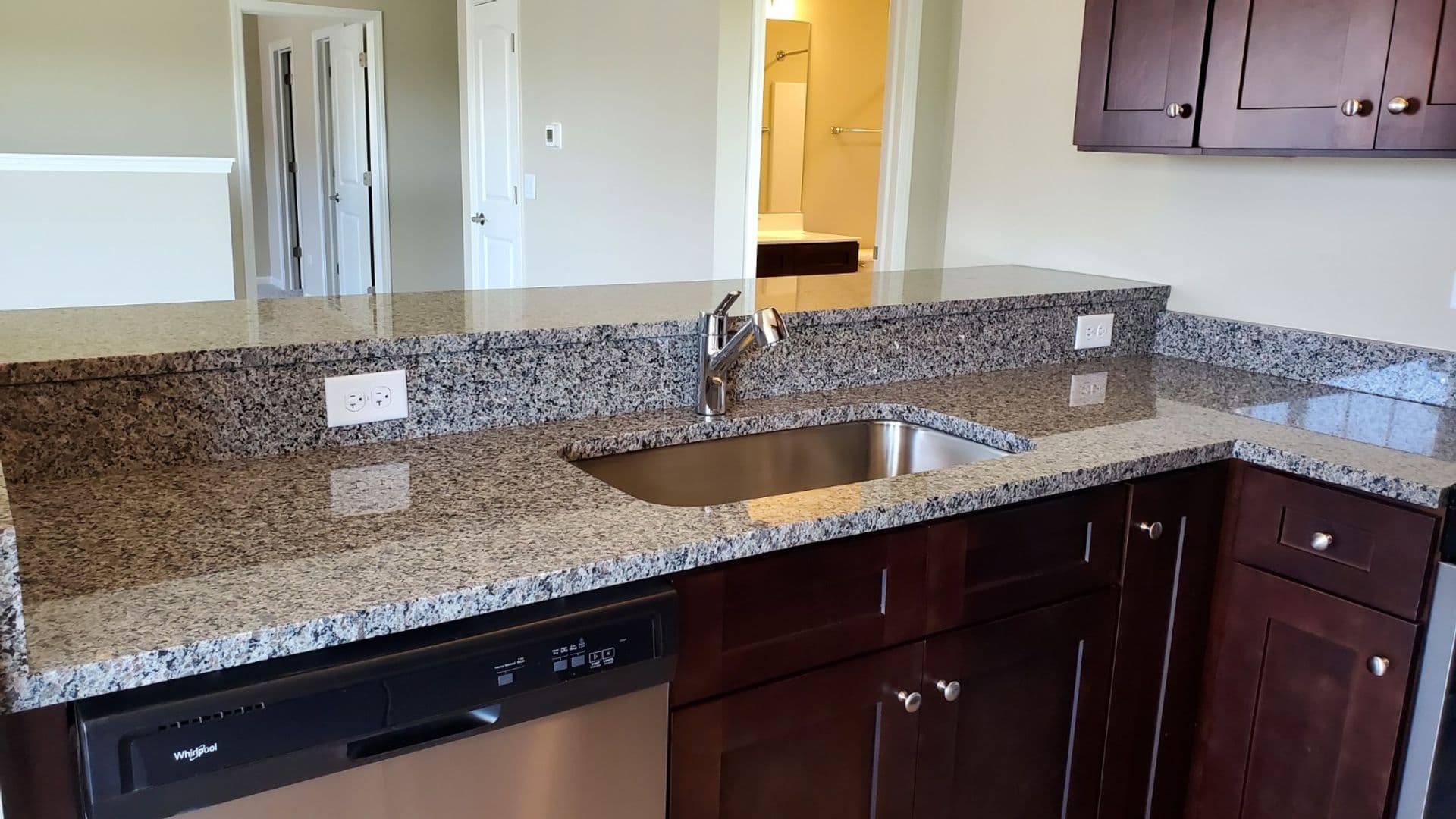 Joliet Apartment: 403-433 Timber Pointe Dr