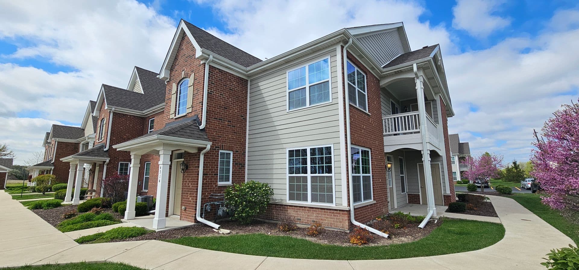 Joliet Apartment: 4300-4330 Timber Ridge Ct