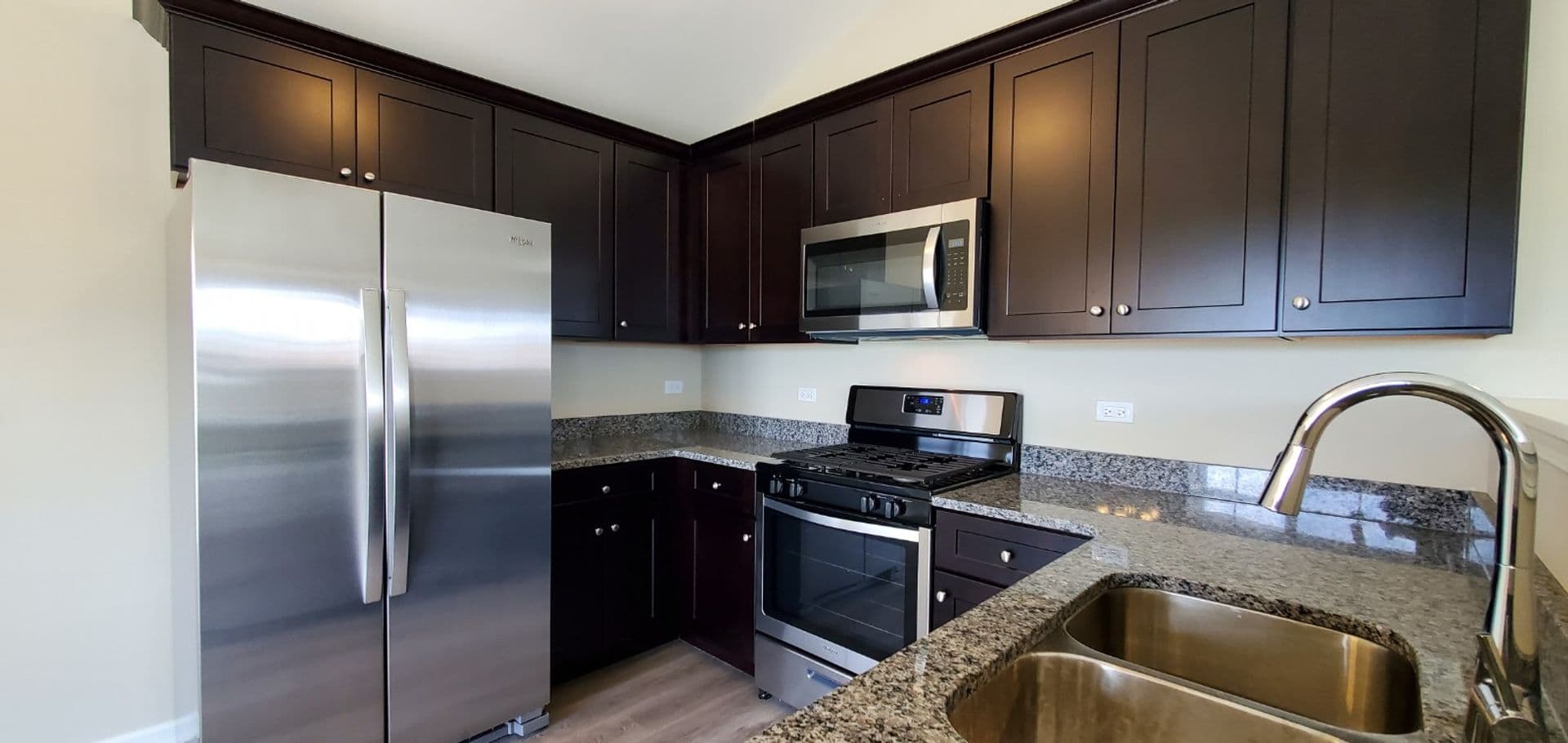 Shorewood Apartment: 467-497 Timber Pointe Dr