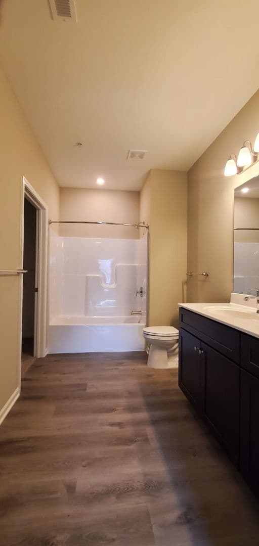 Joliet Apartment: 517 Timber Pointe Drive