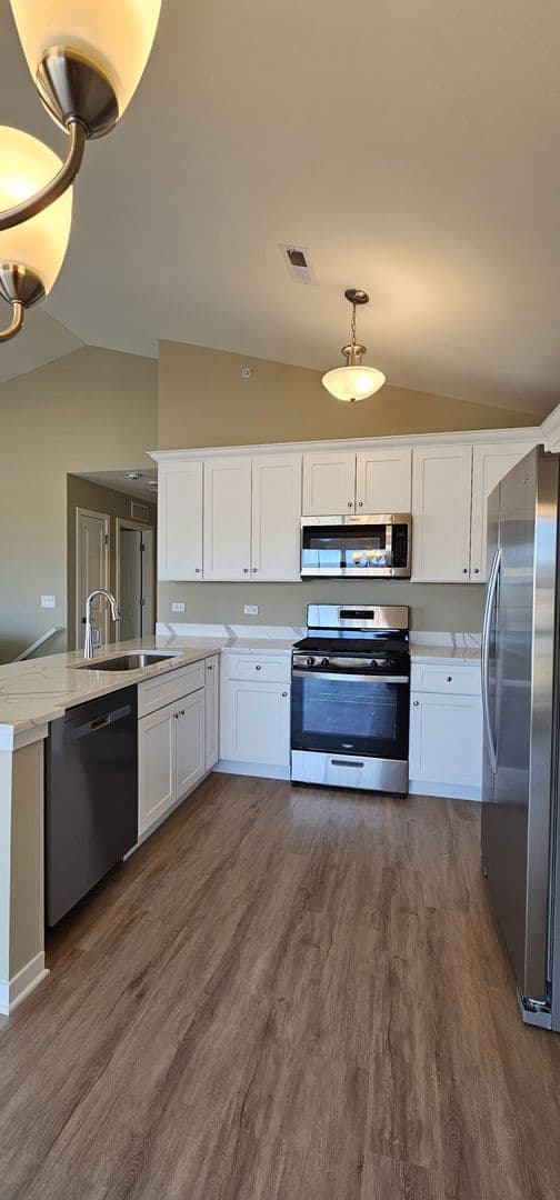 Joliet Condo: 200-230 Timber Ridge Court