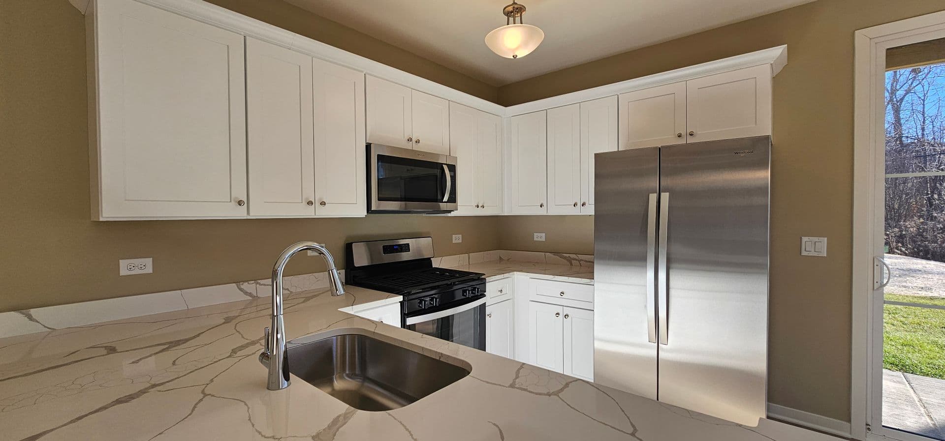 Joliet Condo: 200-230 Timber Ridge Court