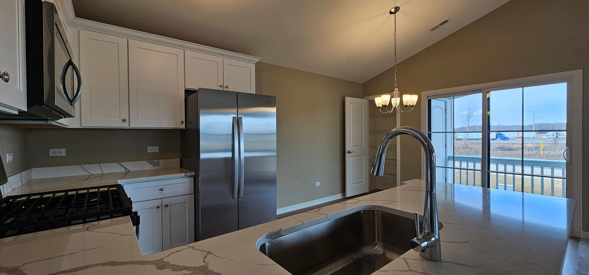 Joliet Apartment: 402-432 Timber Pointe Drive