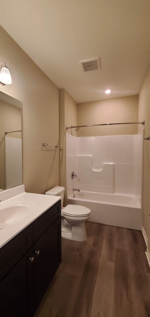 Joliet Apartment: 511 Timber Pointe Drive