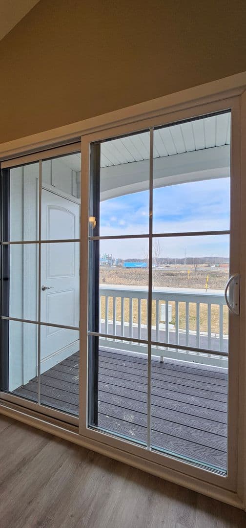 Joliet Apartment: 402-432 Timber Pointe Drive