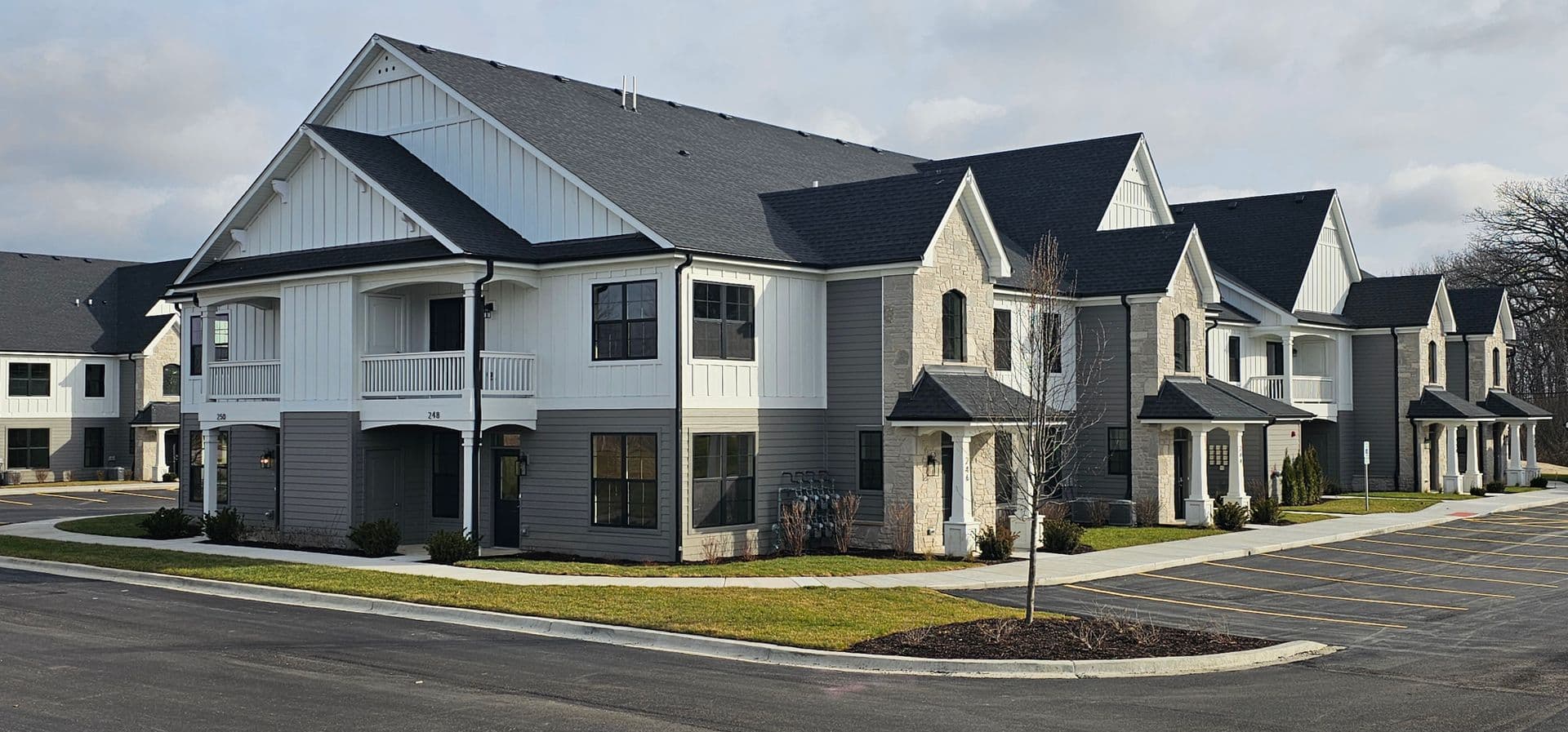 Joliet Condo: 200-230 Timber Ridge Court