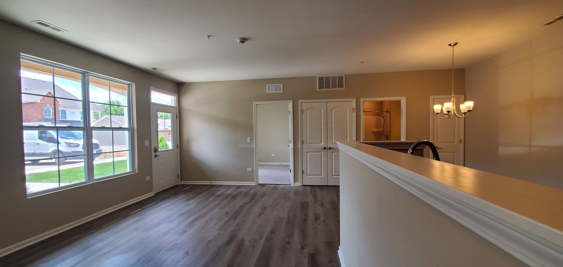 Joliet Apartment: 517 Timber Pointe Drive