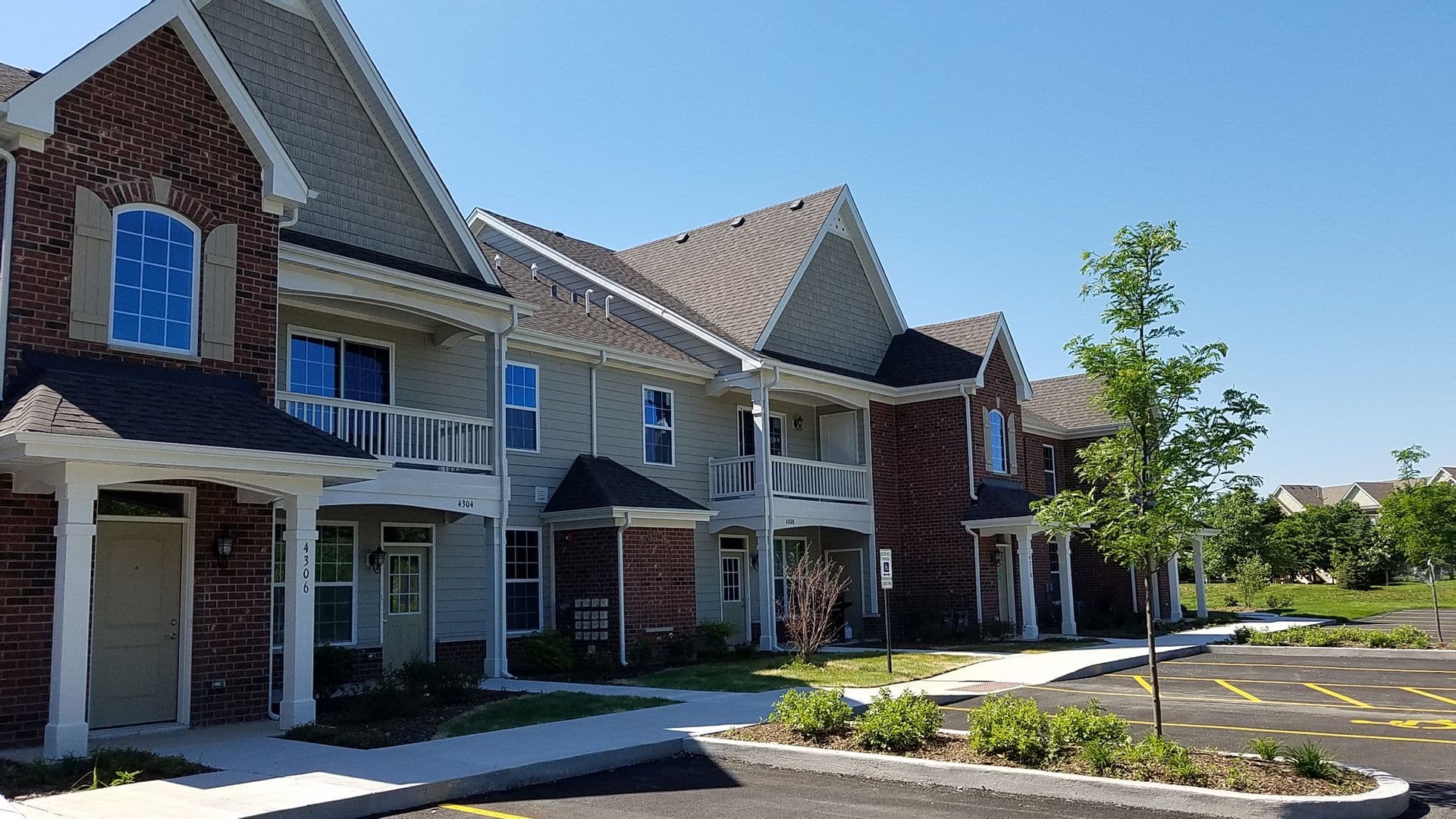 Joliet Apartment: 500-522 Timber Pointe Dr