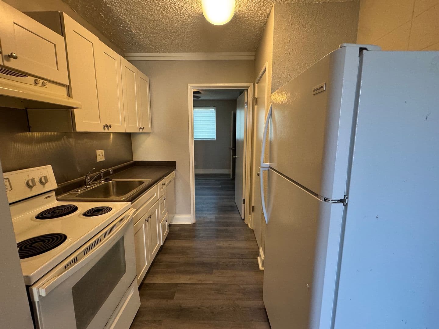 Memphis Apartment: 1639 Monroe Ave