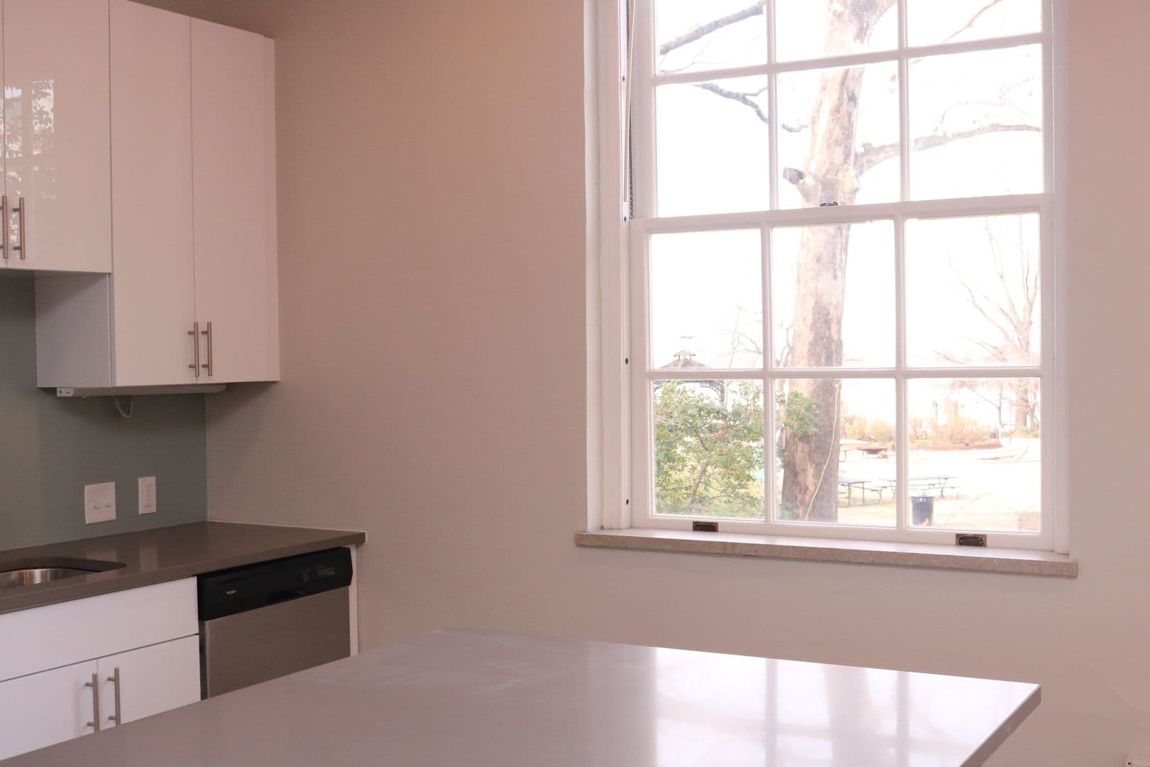 Memphis Apartment: 360 Metal Museum Drive