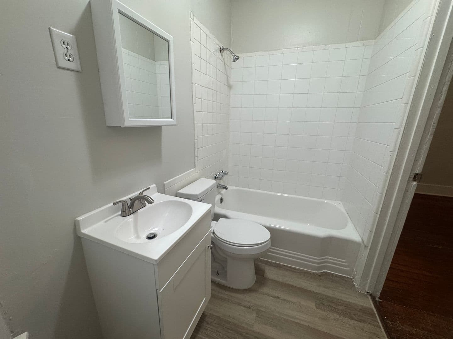 Memphis Apartment: 250 N Willet