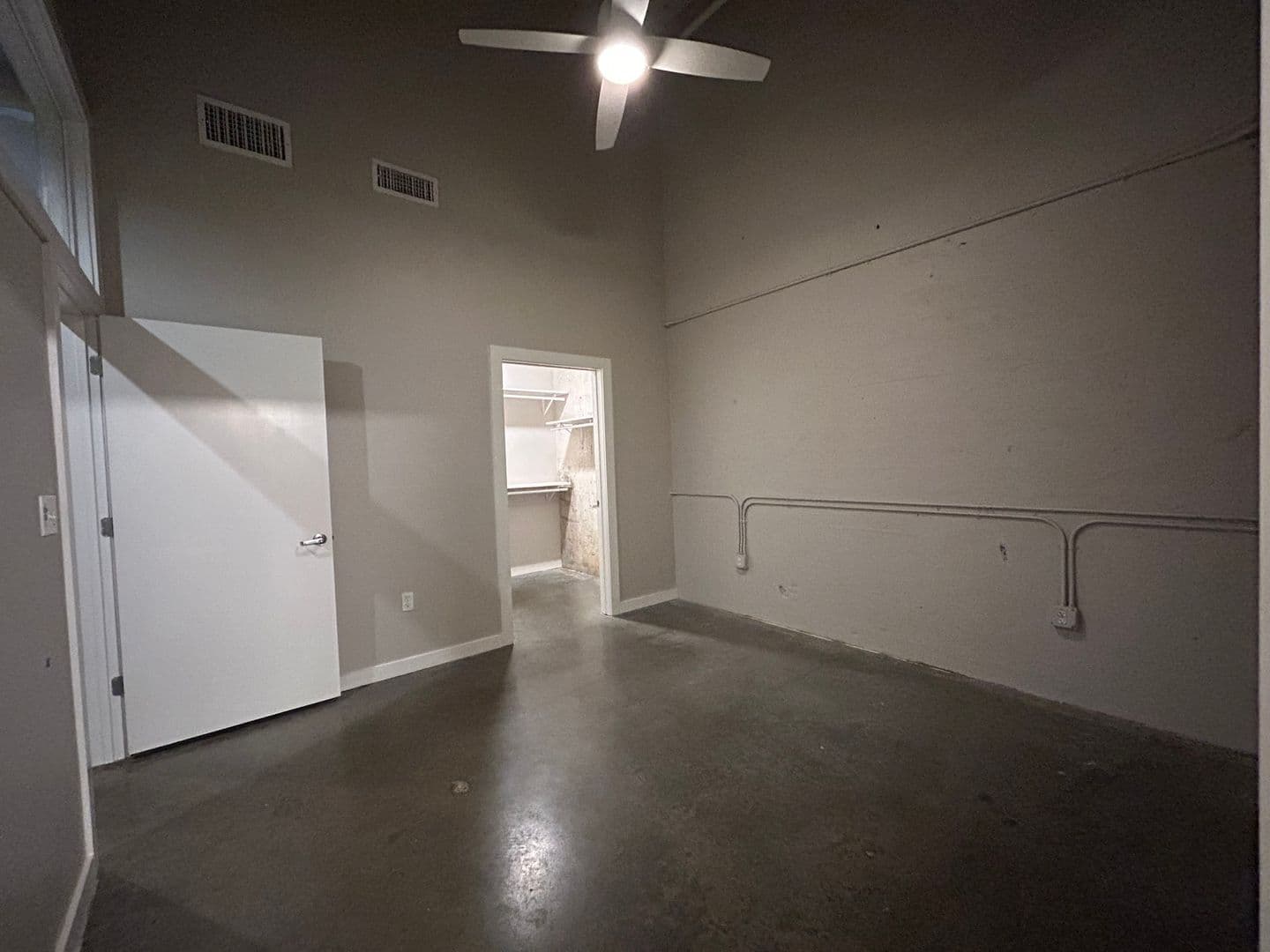 Memphis Apartment: 360 Metal Museum Drive