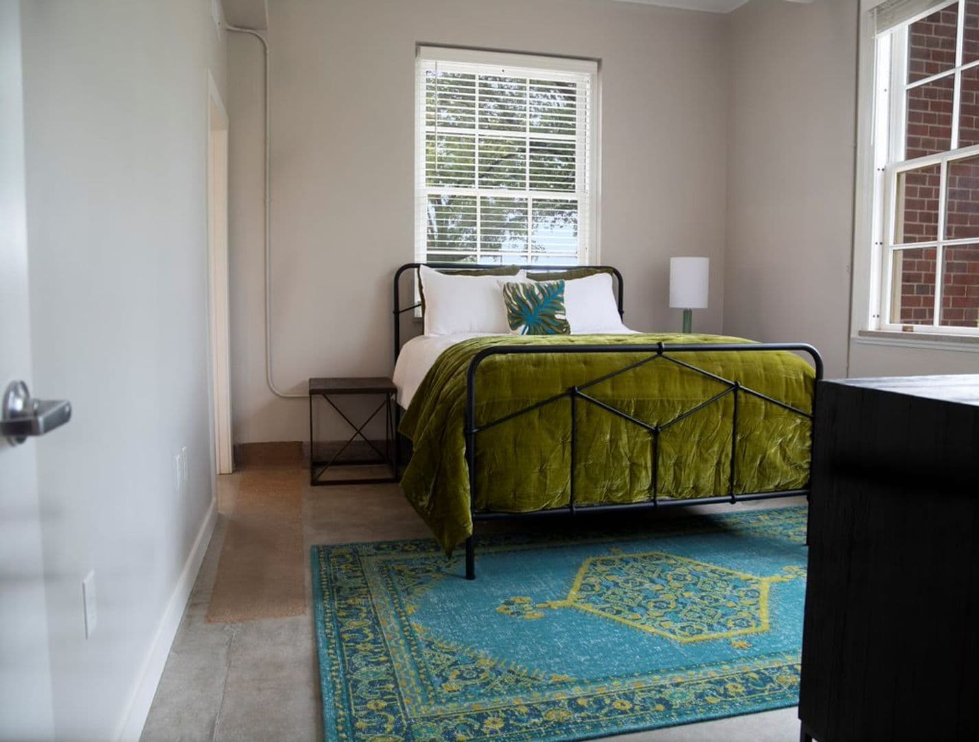 Memphis Apartment: 360 Metal Museum Drive