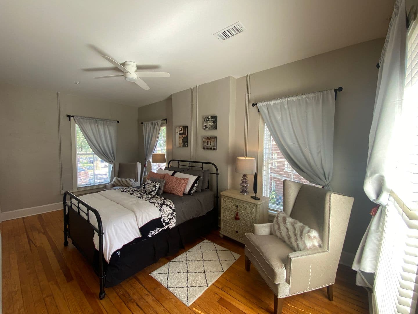 Memphis Apartment: 360 Metal Museum Drive