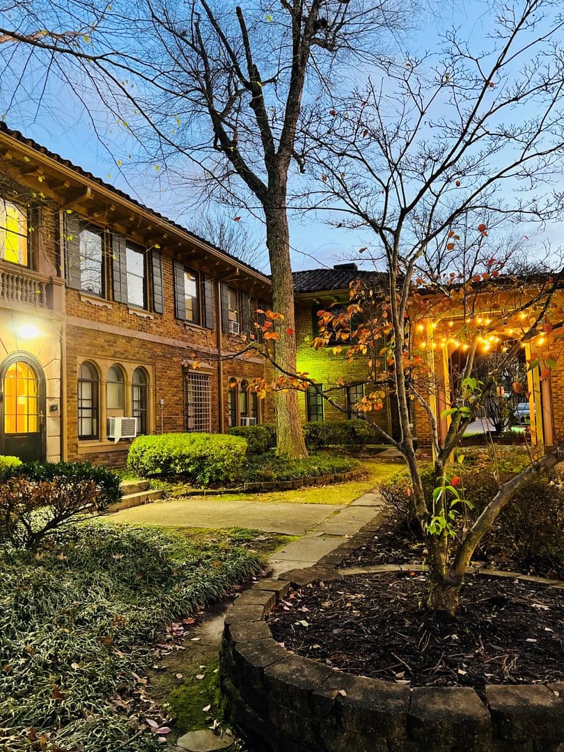 Memphis Apartment: 1969-1973 Poplar Ave