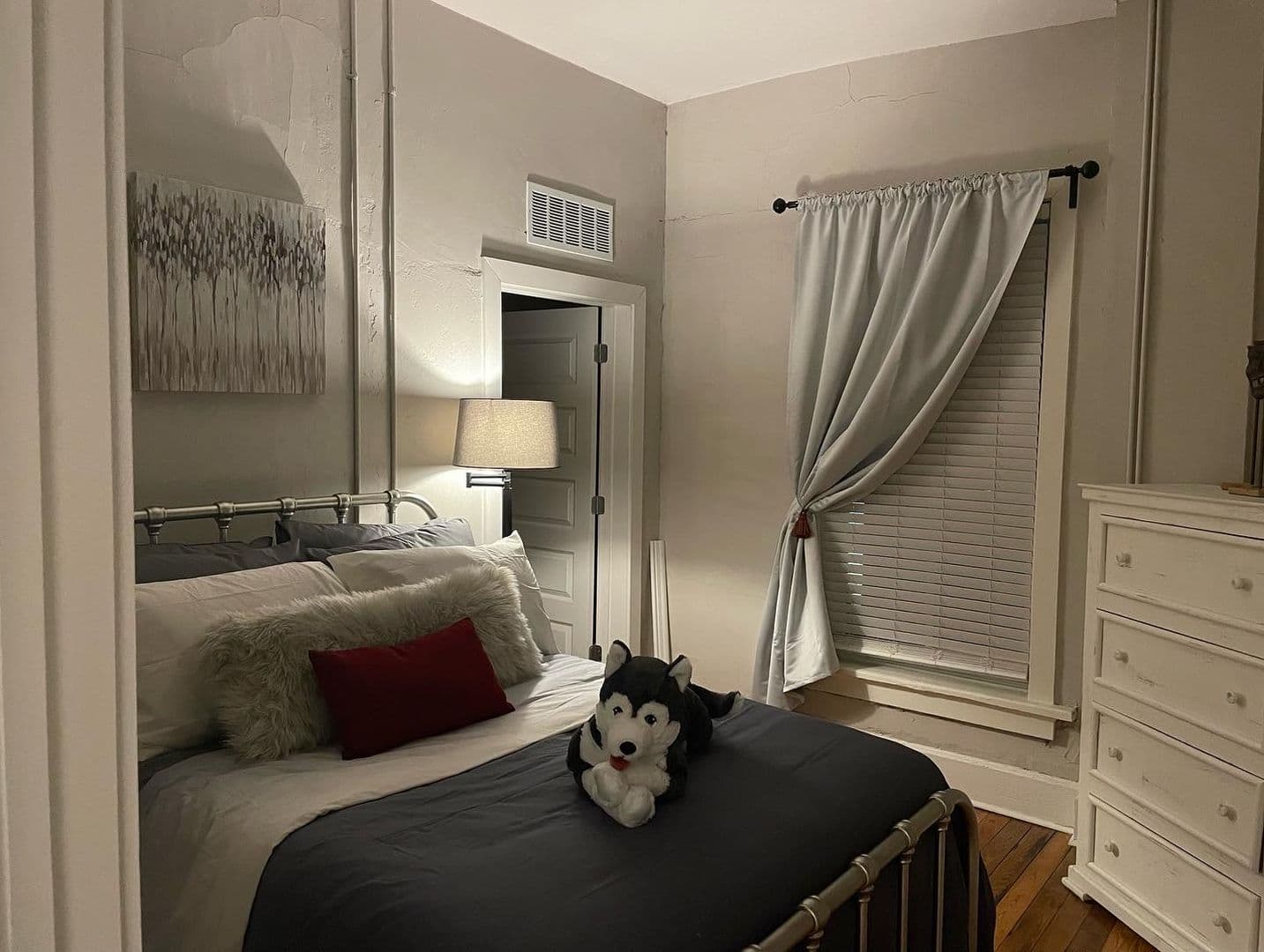 Memphis Apartment: 360 Metal Museum Drive