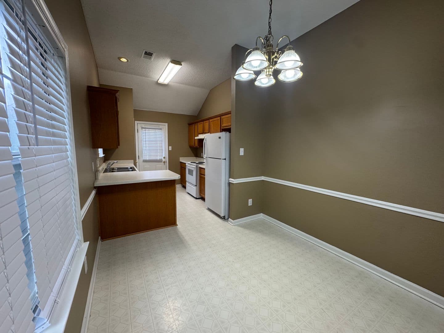 Cordova House: 1411 Charles Bryan Rd.
