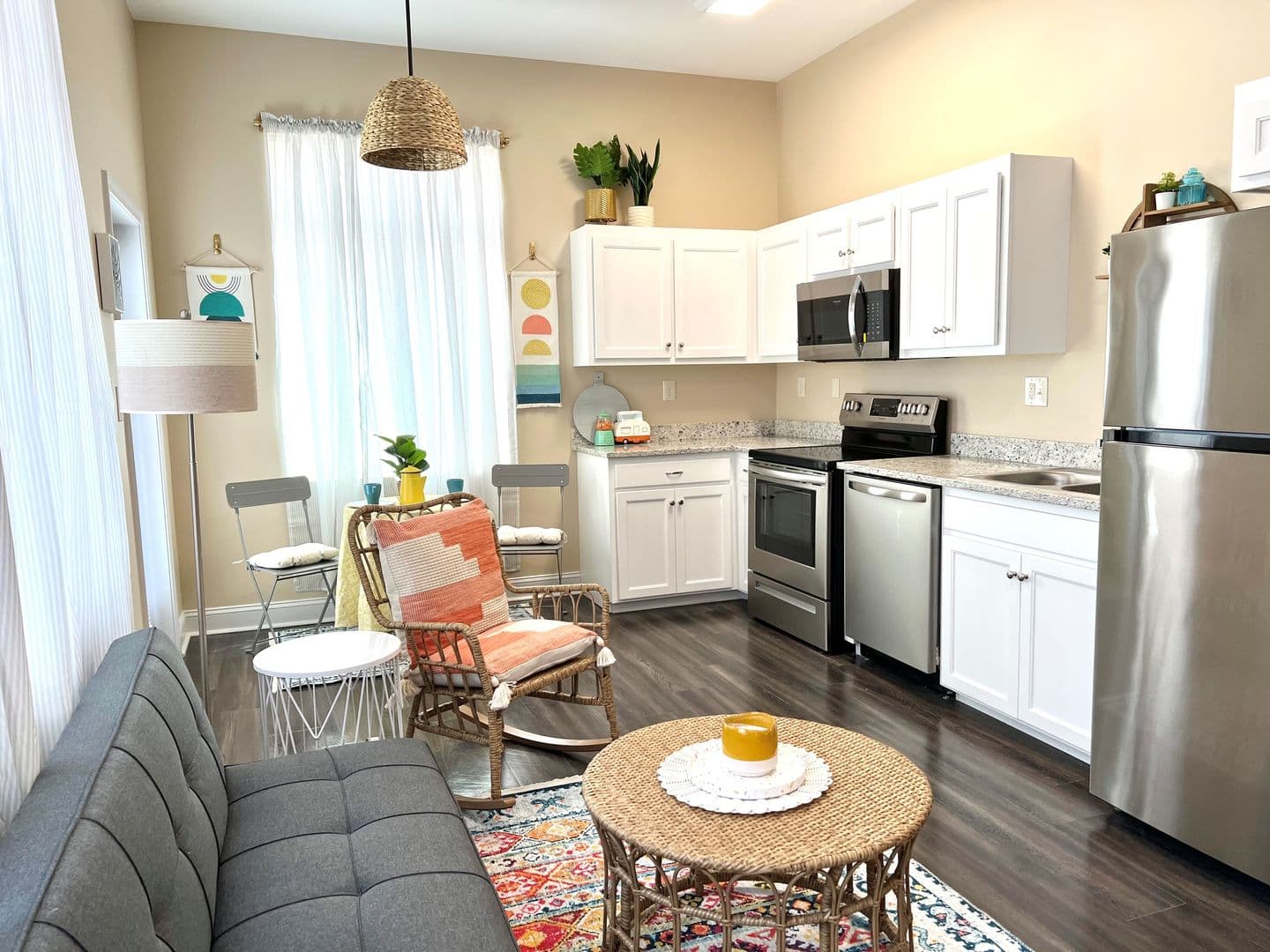 Memphis Apartment: 1655 Madison Avenue