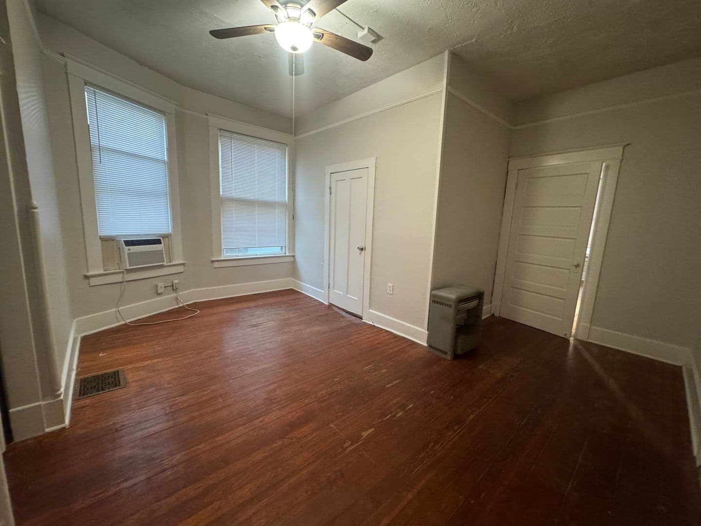 Memphis Apartment: 250 N Willet