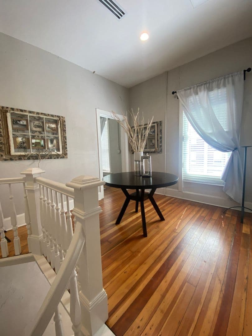 Memphis Apartment: 360 Metal Museum Drive