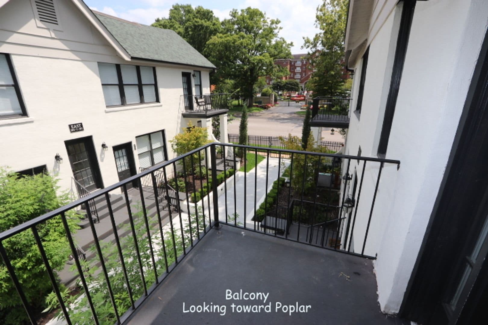 Memphis Apartment: 1796 - 1800 Poplar Ave