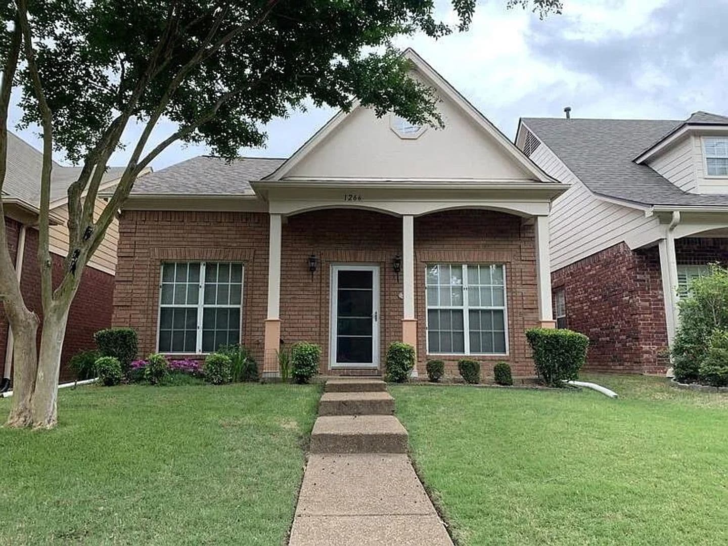 Collierville House: 1266 Collierville Arlington Rd.