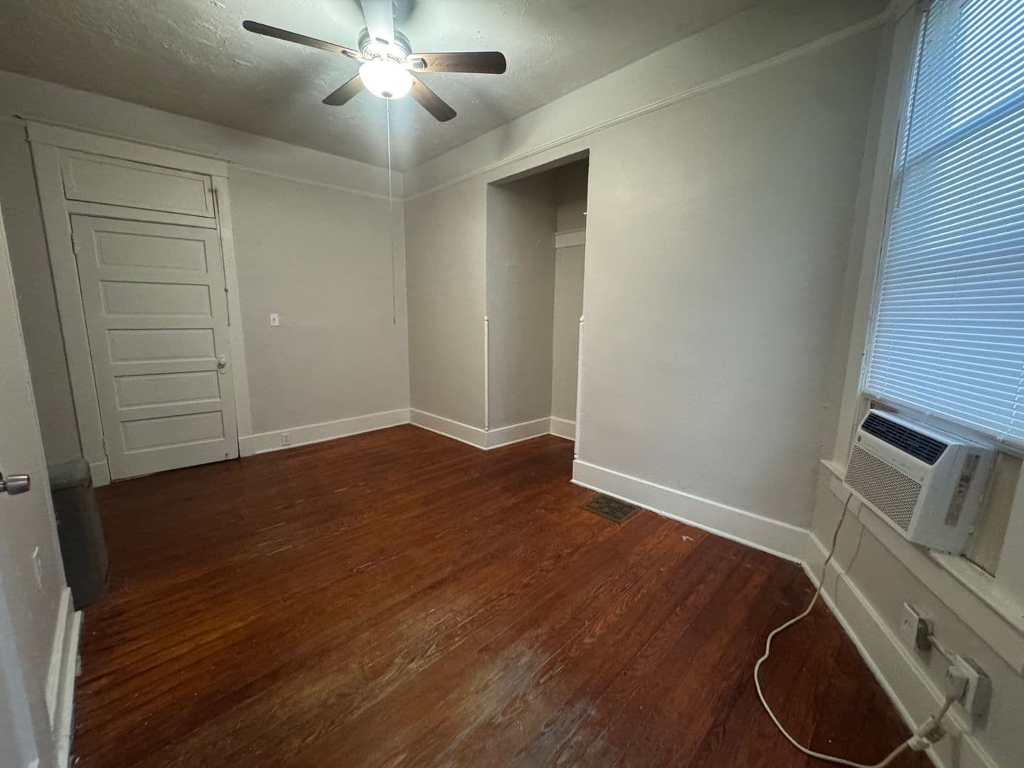 Memphis Apartment: 250 N Willet