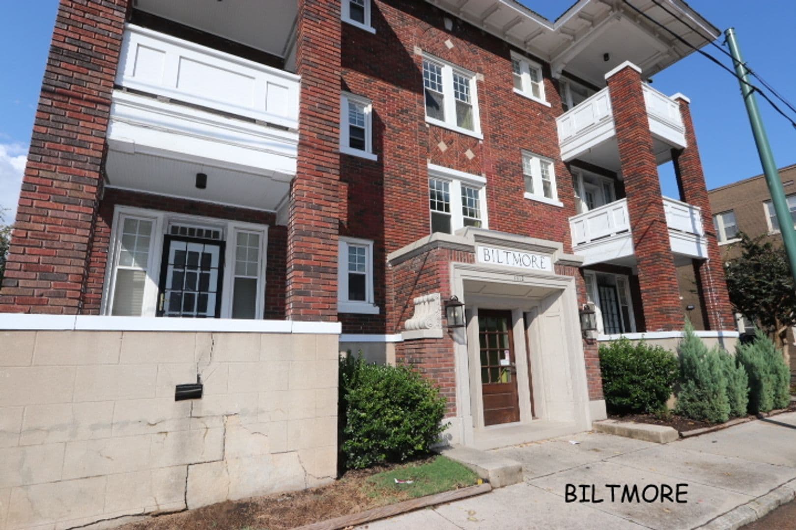 Memphis Apartment: 1812-1820 Madison Ave