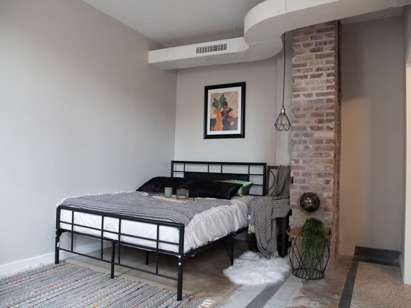 Memphis Apartment: 360 Metal Museum Drive