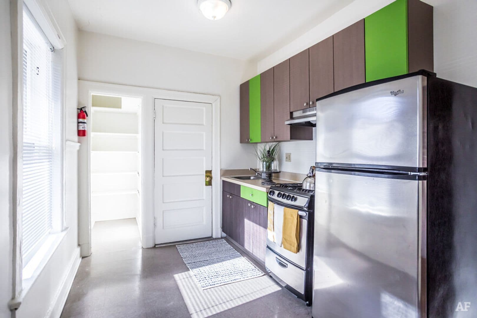 Memphis Apartment: 1969-1973 Poplar Ave