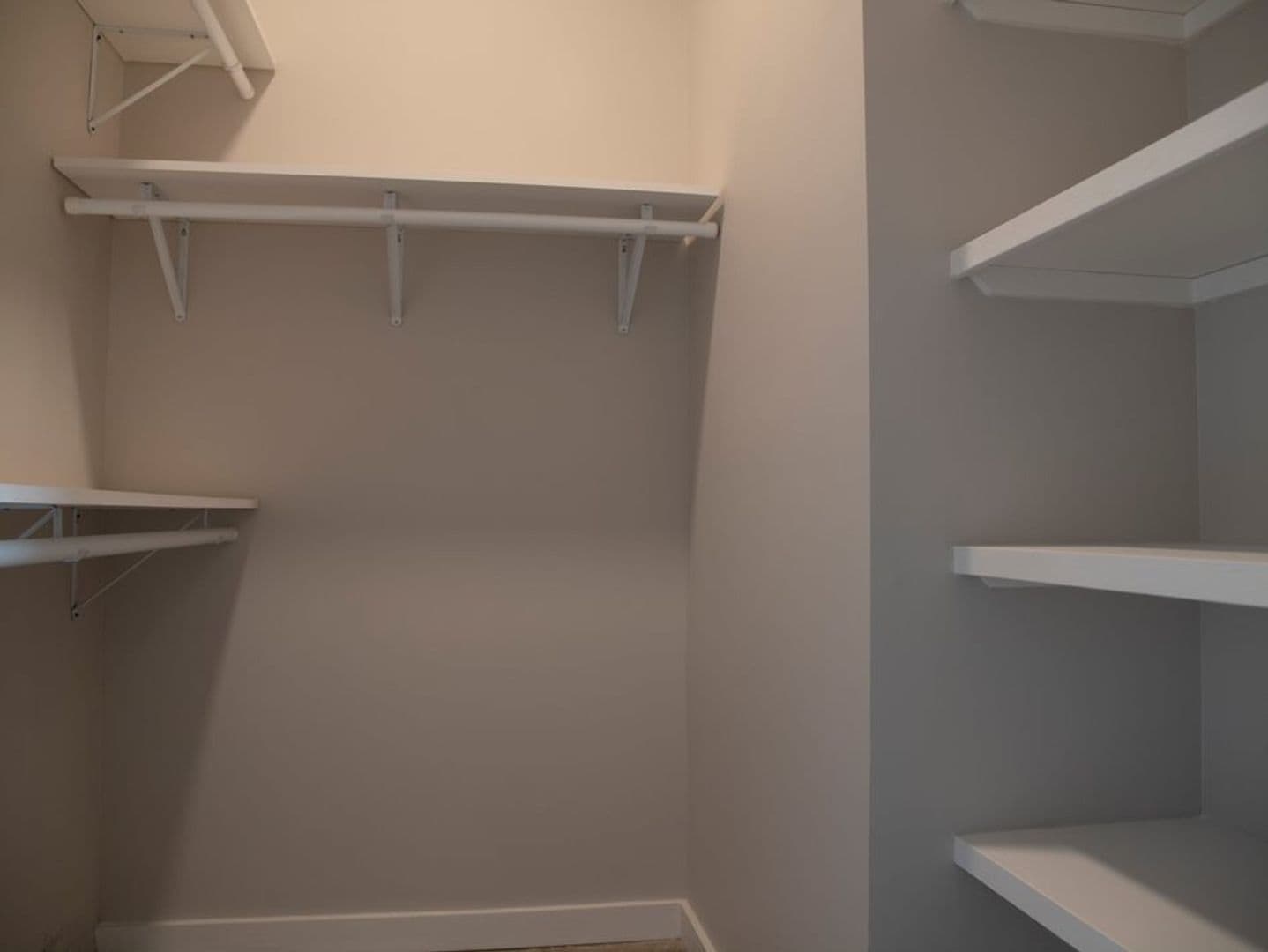Memphis Apartment: 360 Metal Museum Drive