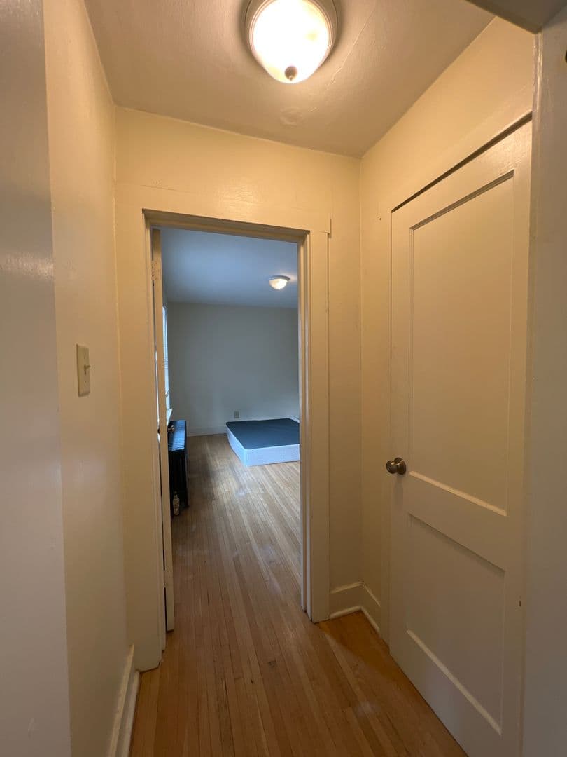 State College Apartment: 726 W College Ave, Apt 6