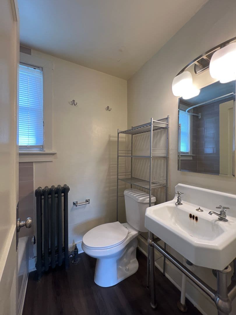 State College Apartment: 726 W College Ave, Apt 5