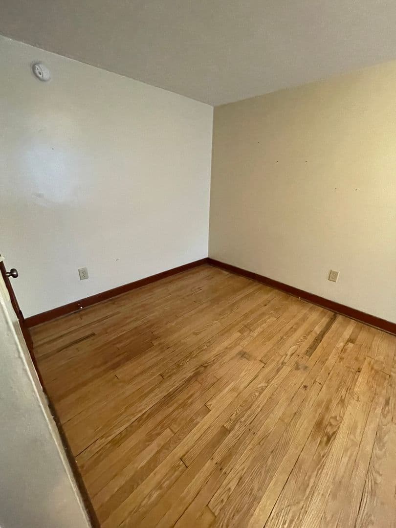 State College Apartment: 728 W College Ave, Apt 7
