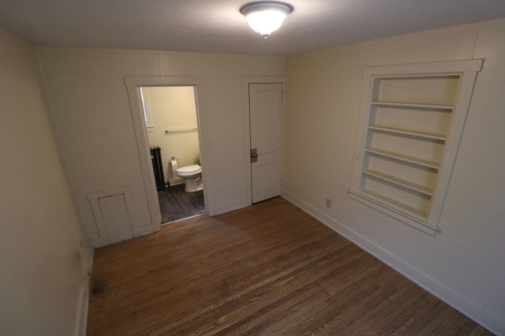 State College Apartment: 726 W College Ave, Apt 4