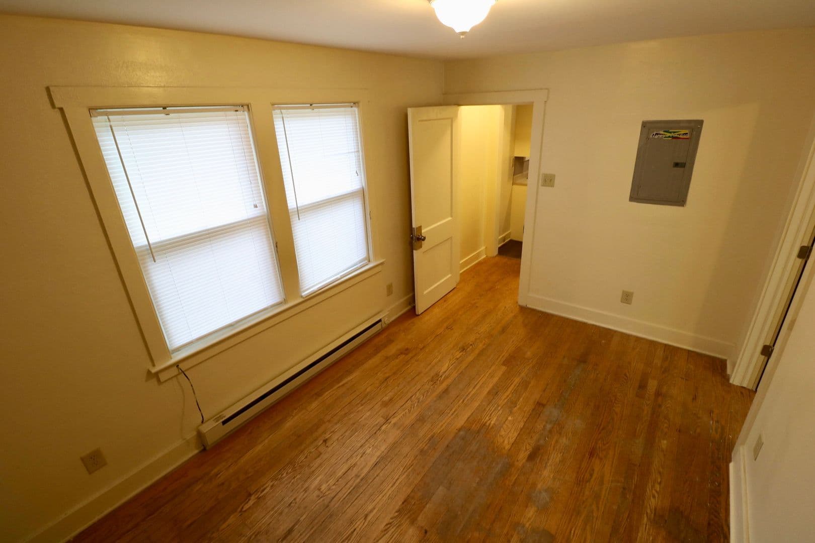 State College Apartment: 726 W College Ave, Apt 4