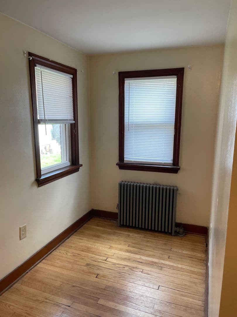 State College Apartment: 728 W College Ave, Apt 7