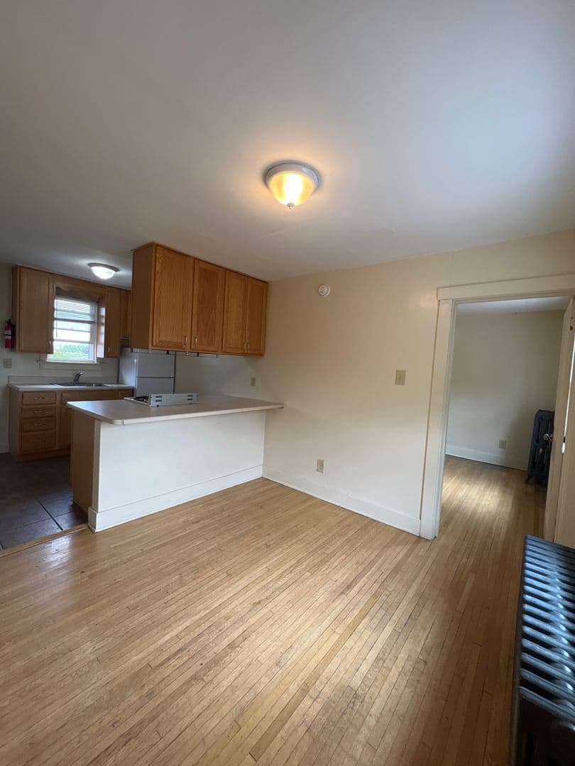 State College Apartment: 726 W College Ave, Apt 6