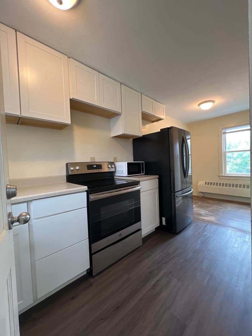 State College Apartment: 726 W College Ave, Apt 5