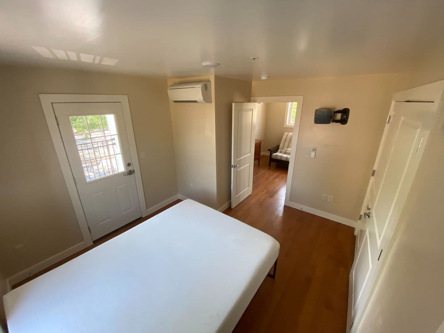 State College Apartment: 101 and 109 W Highland Alley