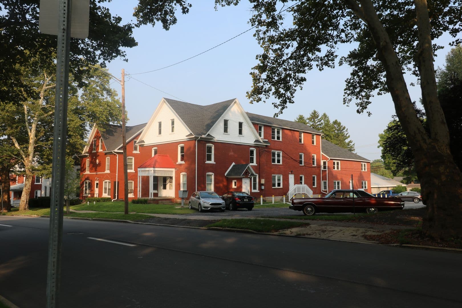 State College Apartment: 726 W College Ave, Apt 6