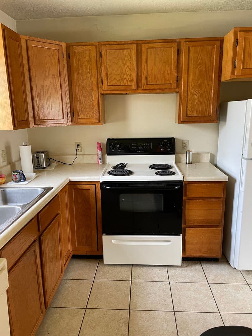 State College Apartment: 830 S Pugh St